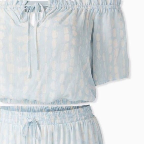 Torrid Light Blue Tie-Dye Gauze Crop Top & Drawstring Short Short Set - Picture 2 of 12